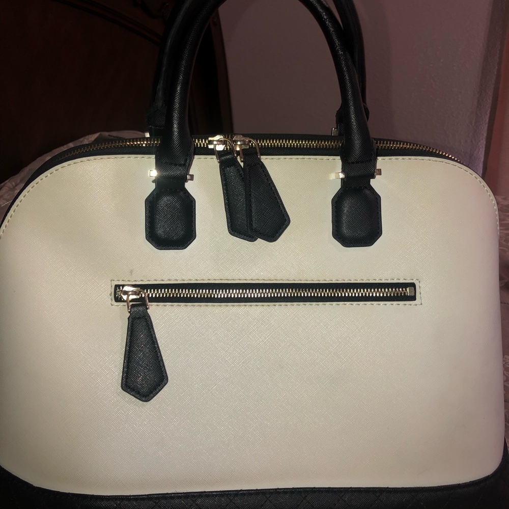 Purse - Picture 2 of 3